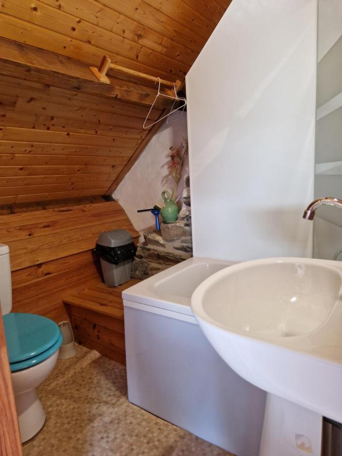 Gite Rustique En Centre Bretagne Laniscat エクステリア 写真